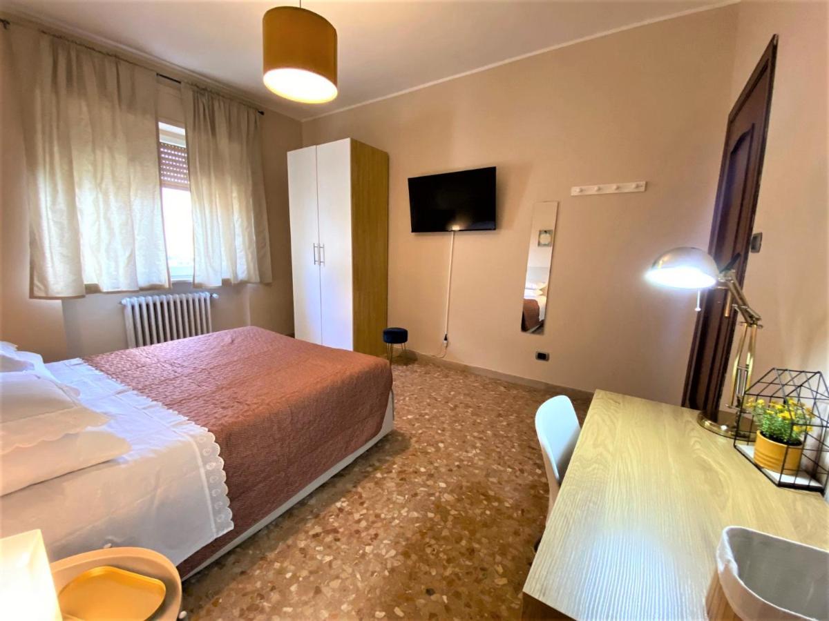 Casa Viola A 900 Mt Dalla Staz. Centrale Pescara Zewnętrze zdjęcie