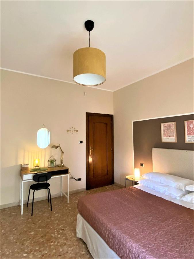 Casa Viola A 900 Mt Dalla Staz. Centrale Pescara Zewnętrze zdjęcie
