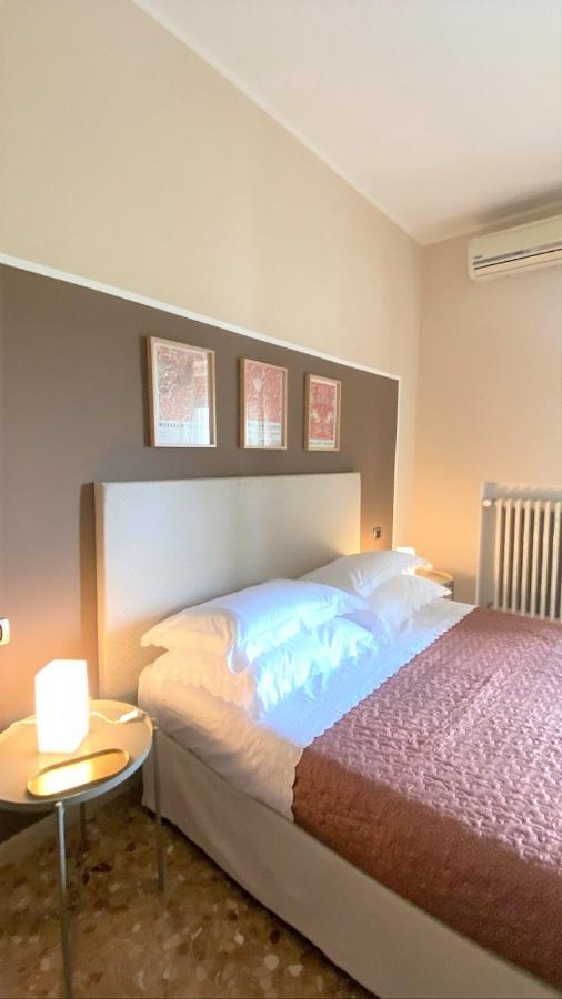 Casa Viola A 900 Mt Dalla Staz. Centrale Pescara Zewnętrze zdjęcie
