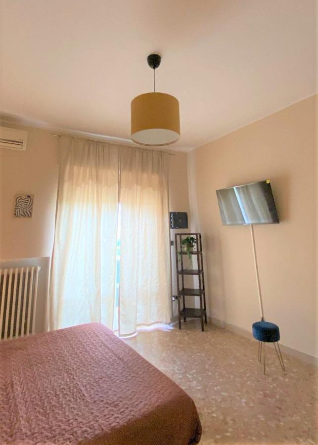 Casa Viola A 900 Mt Dalla Staz. Centrale Pescara Zewnętrze zdjęcie