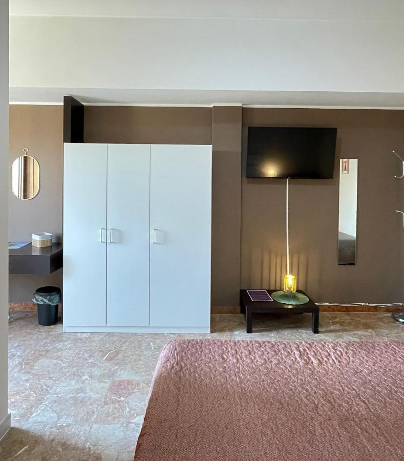 Casa Viola A 900 Mt Dalla Staz. Centrale Pescara Zewnętrze zdjęcie
